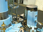 proimages/products/Food-Canning-Machinery/Automatic-seamer/S-C33B_3.jpg